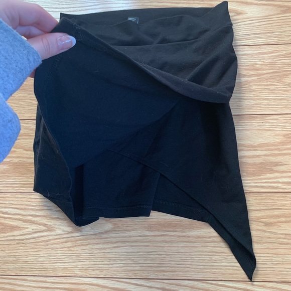 Black size slit mini skirt - Picture 2 of 3